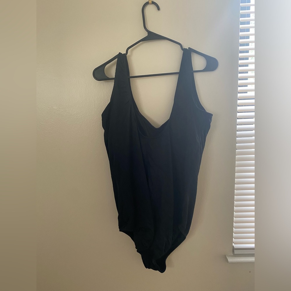 CATALINA - BLACK ONE PIECE